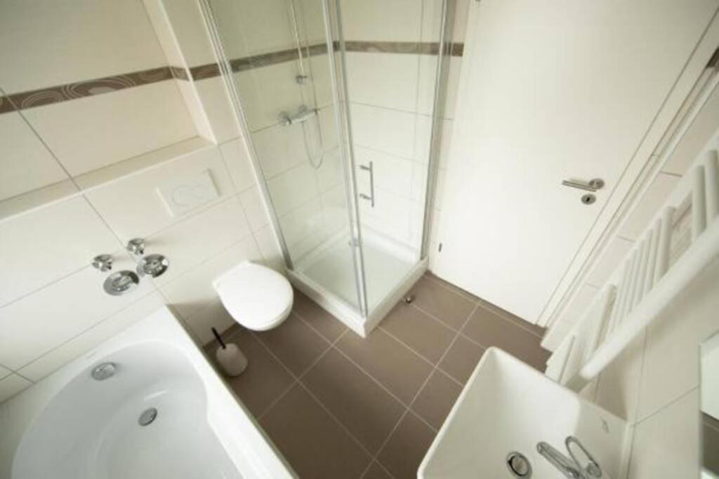 Bruehl Mitte, Neu Renoviertes Hausヴィラ エクステリア 写真