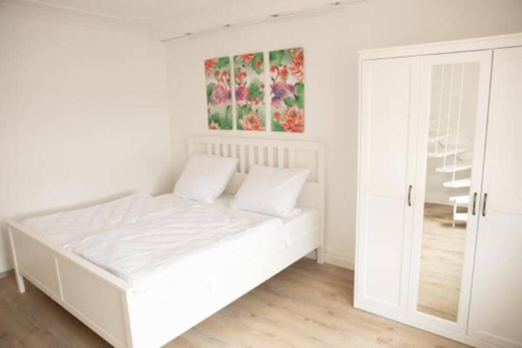 Bruehl Mitte, Neu Renoviertes Hausヴィラ エクステリア 写真