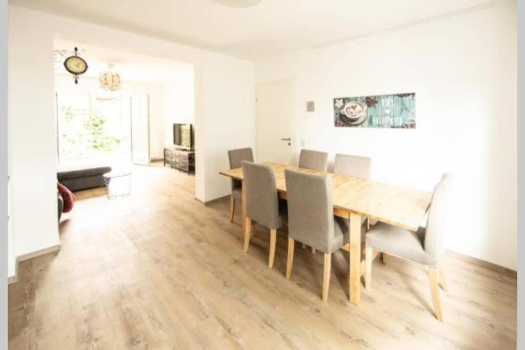 Bruehl Mitte, Neu Renoviertes Hausヴィラ エクステリア 写真